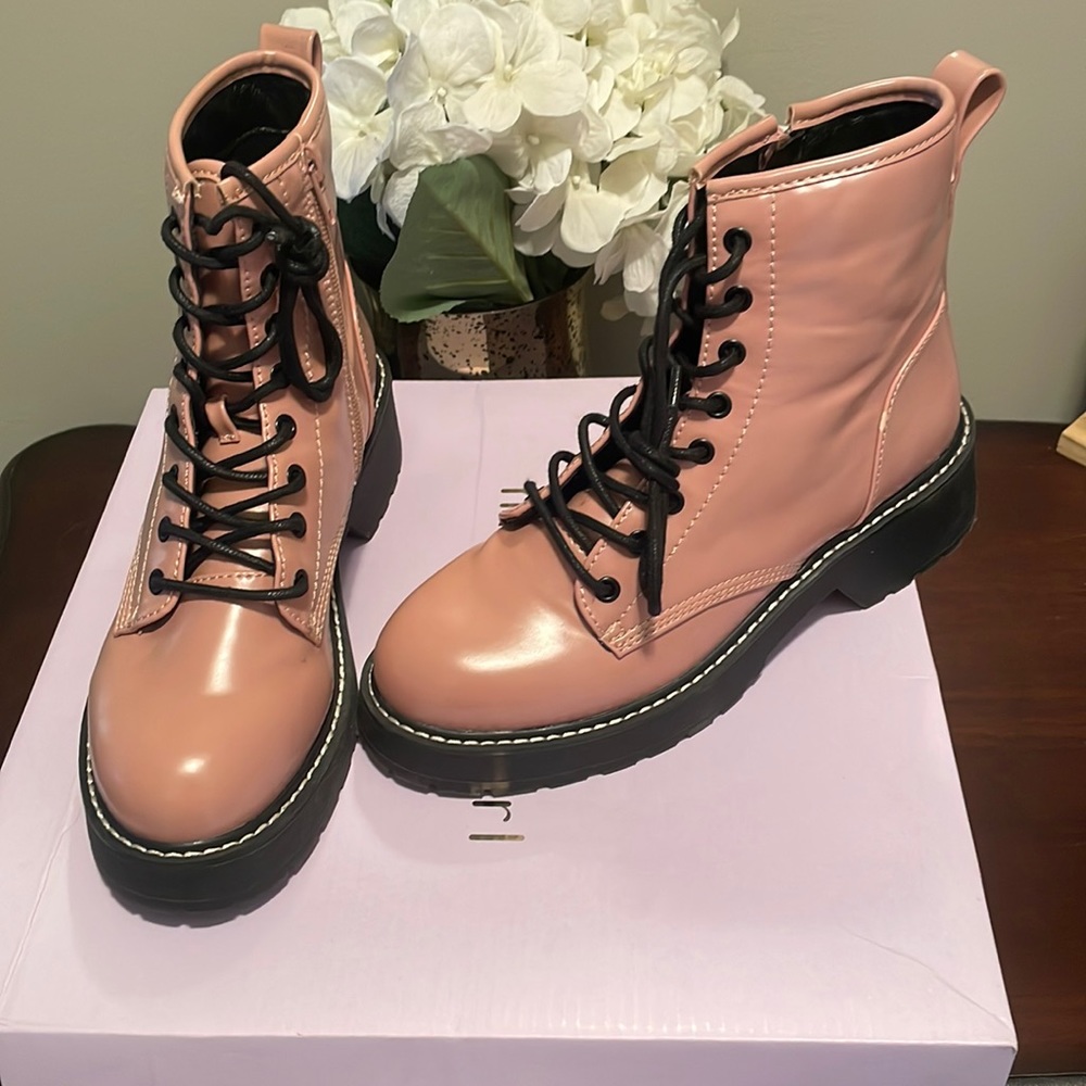 Madden girl combat boots youth size 6.5